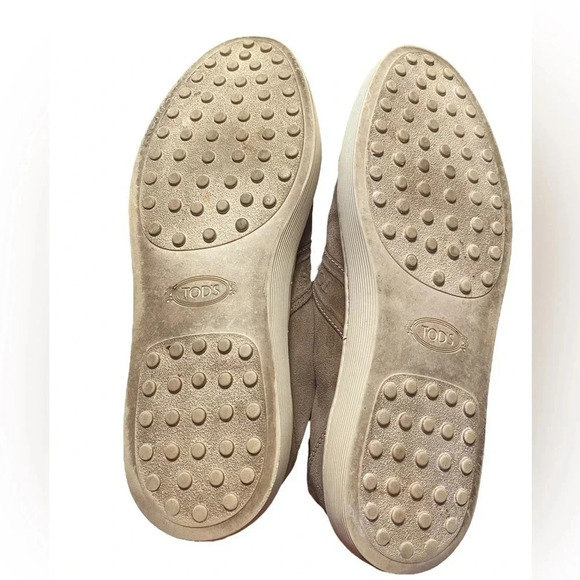 Tod’s Beige Tan Suede Sneaker - Picture 9 of 11